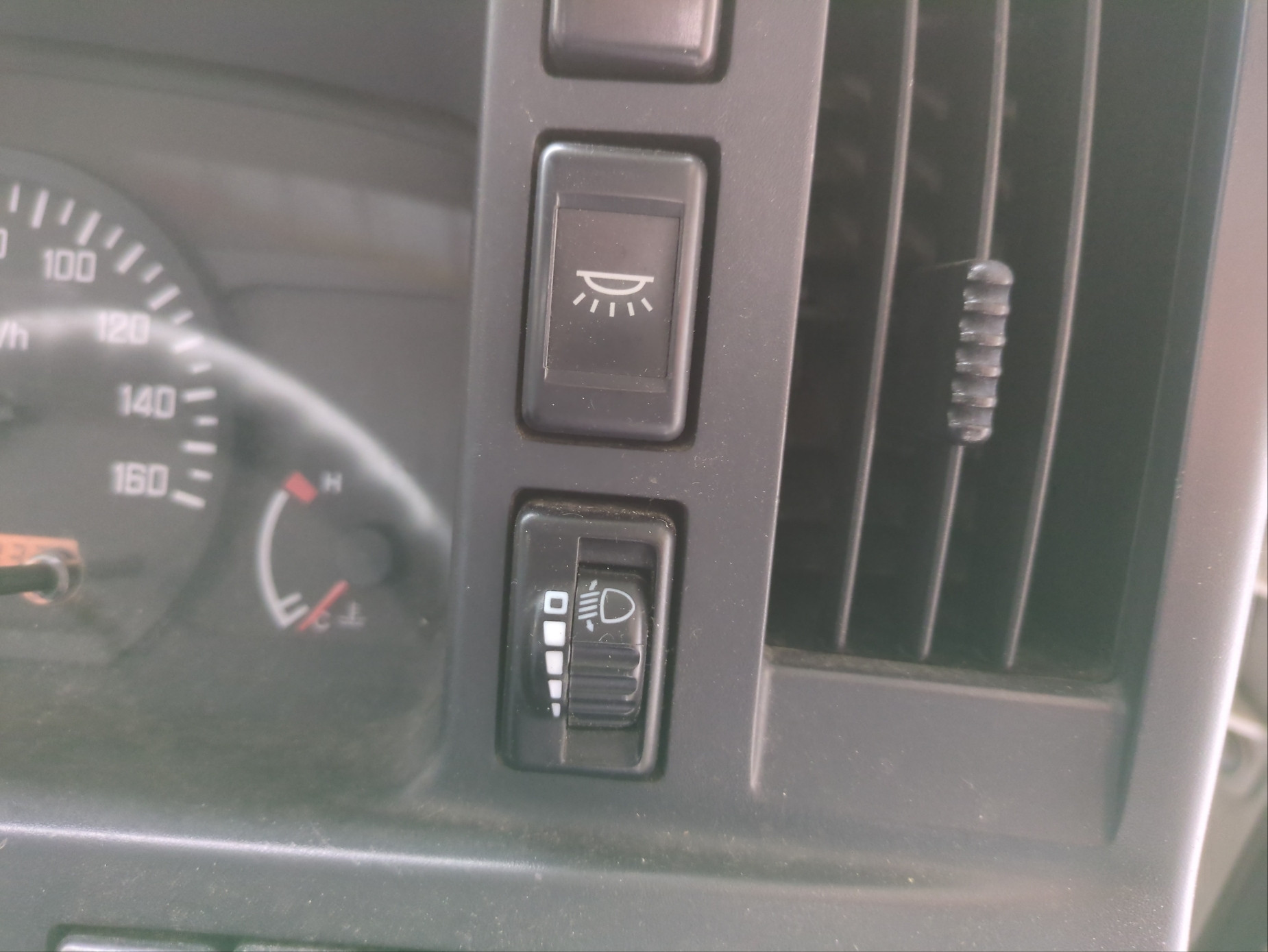 いすゞ エルフ TKG-NHS85AN(4WD)の写真22