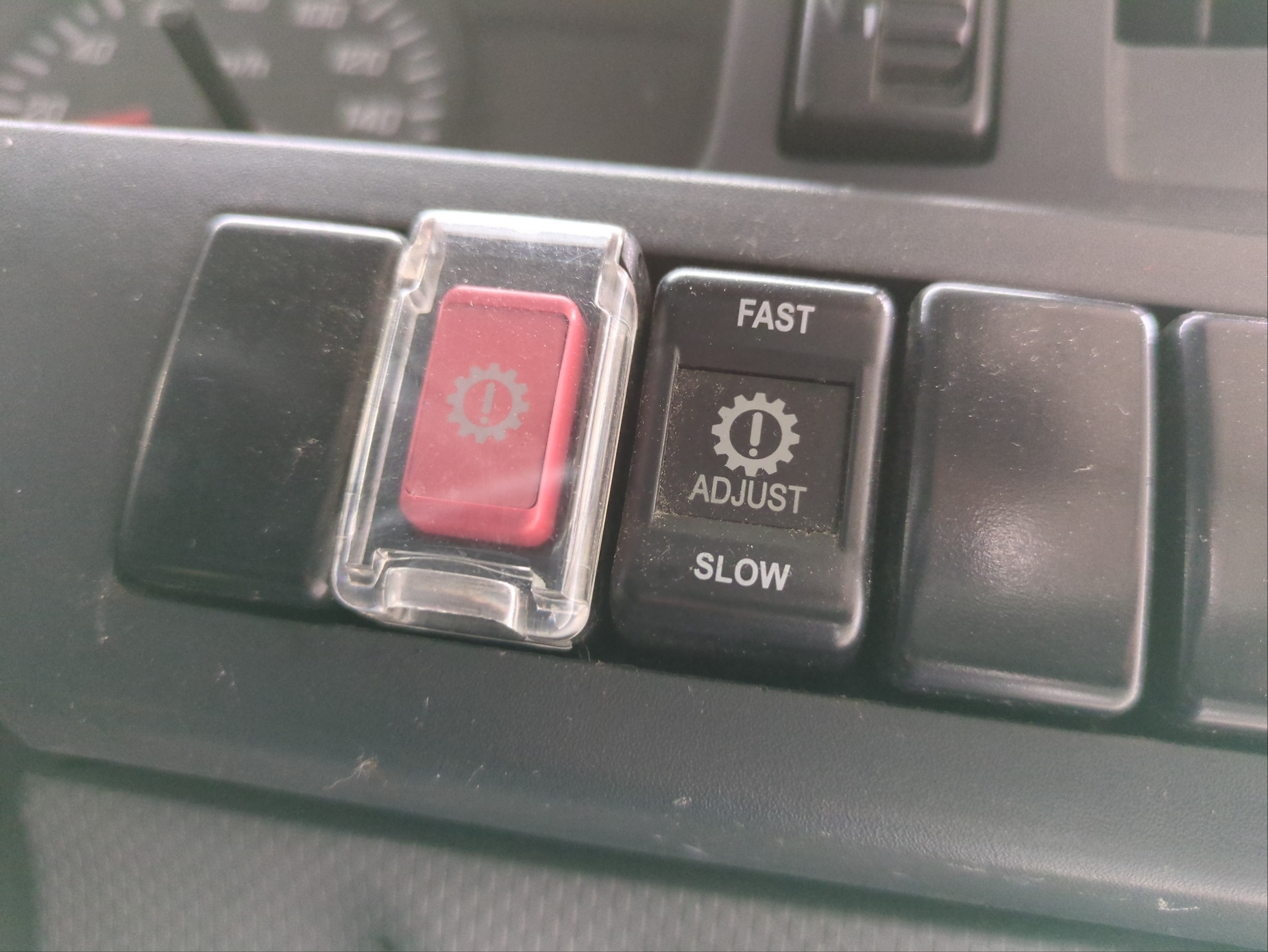 いすゞ エルフ TKG-NHS85AN(4WD)の写真23