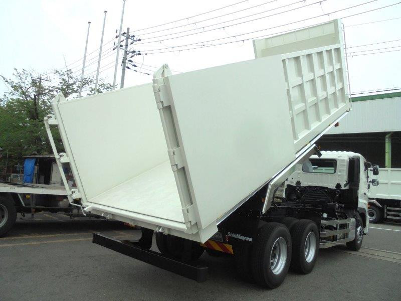 日野 プロフィア 2DG-FS1AJE(6x4)の写真7