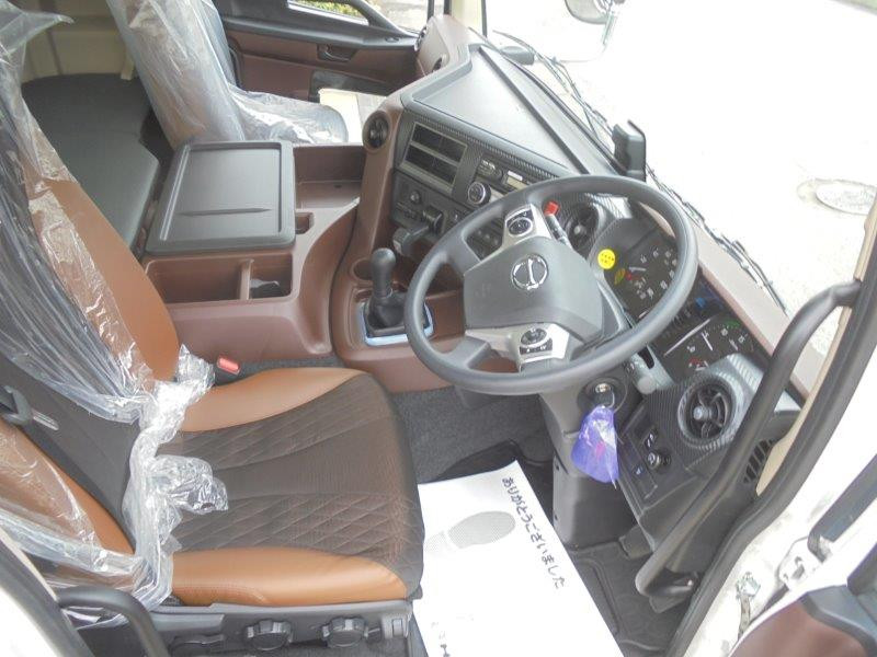 日野 プロフィア 2DG-FS1AJE(6x4)の写真26