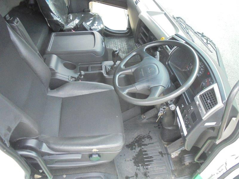 三菱 ファイター 2DG-FQ62F(6x4)の写真19