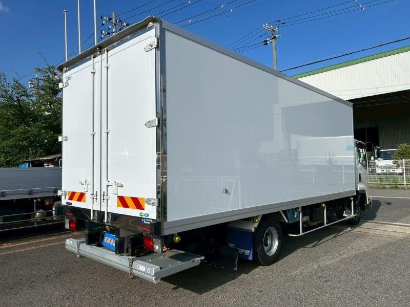 いすゞ フォワード 2PG-FRR90T2(2WD)の写真3