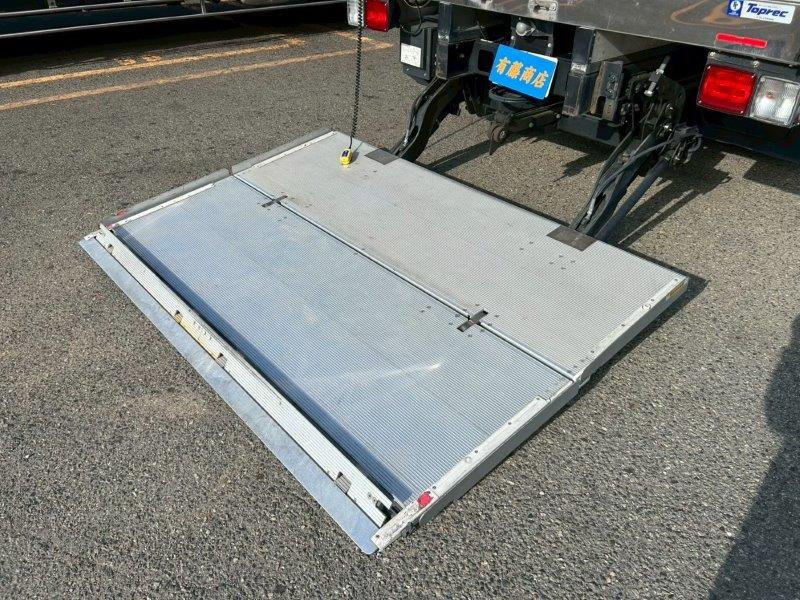 いすゞ フォワード 2PG-FRR90T2(2WD)の写真6