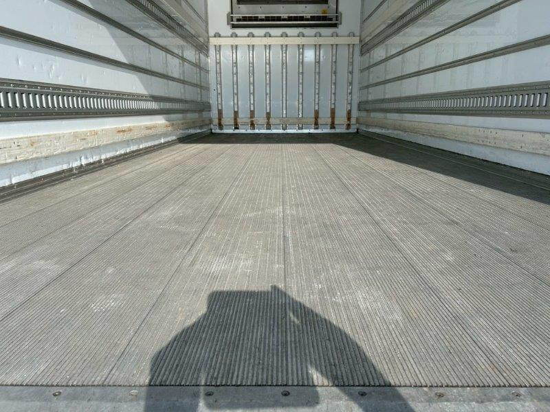 いすゞ フォワード 2PG-FRR90T2(2WD)の写真8