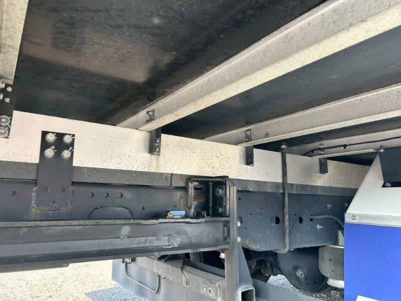 いすゞ フォワード 2PG-FRR90T2(2WD)の写真15