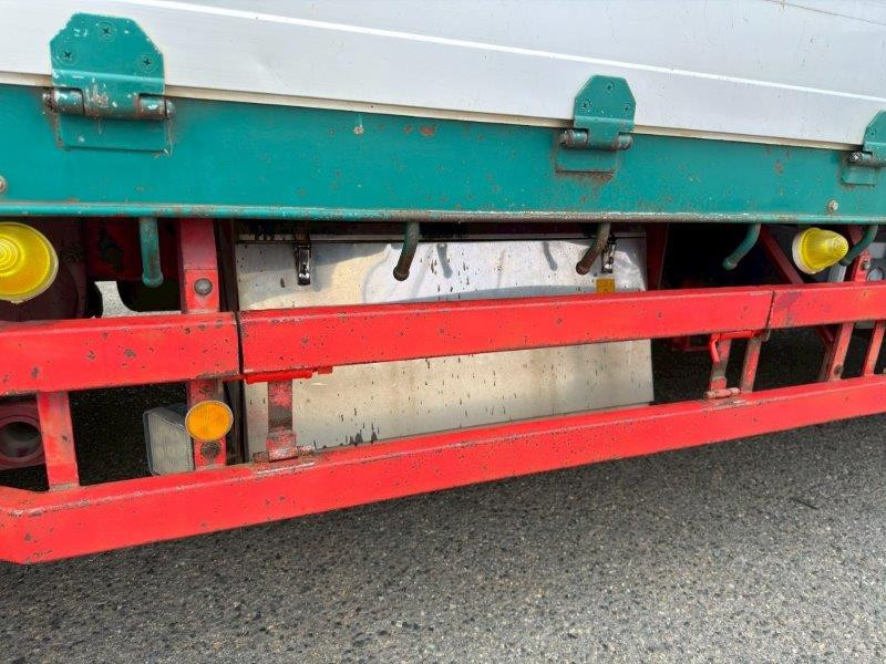 日野 プロフィア QKG-FQ1EWBG(6x4)の写真13