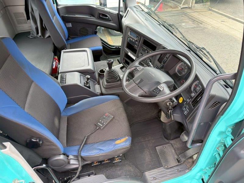 いすゞ ギガ QKG-EXD52BDの写真23