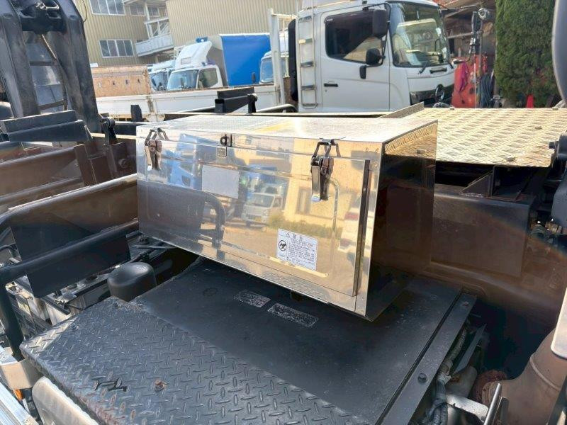 いすゞ ギガ 2PG-CYZ77CM(8x4)の写真17