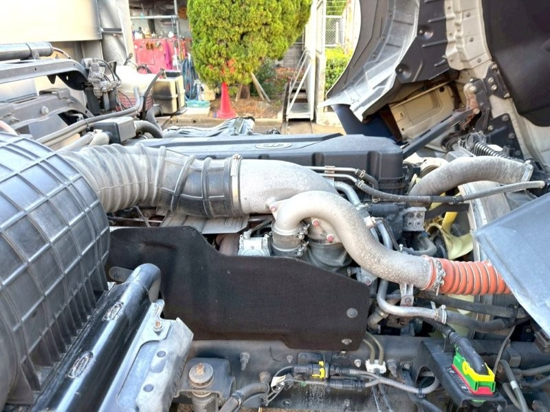 ＵＤ クオン 2PG-CG5CA(8x4)の写真31