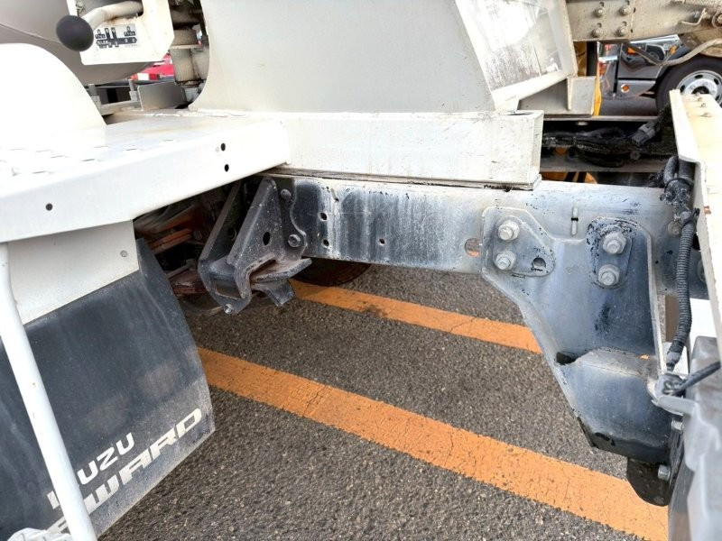 いすゞ フォワード 2PG-FRR90S2の写真15