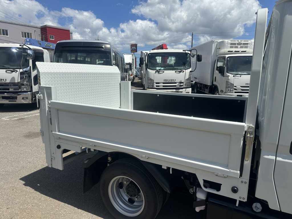 三菱 キャンター 2RG-FBA20(2WD)の写真6