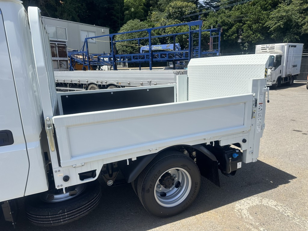 三菱 キャンター 2RG-FBA20(2WD)の写真7