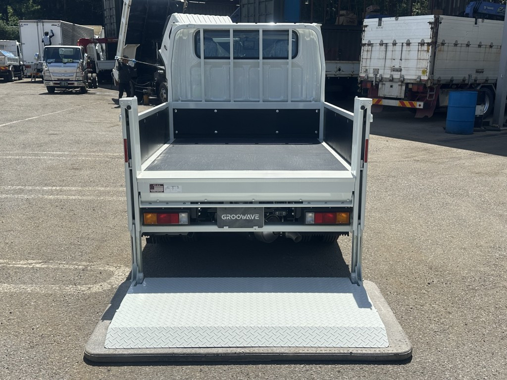 三菱 キャンター 2RG-FBA20(2WD)の写真9