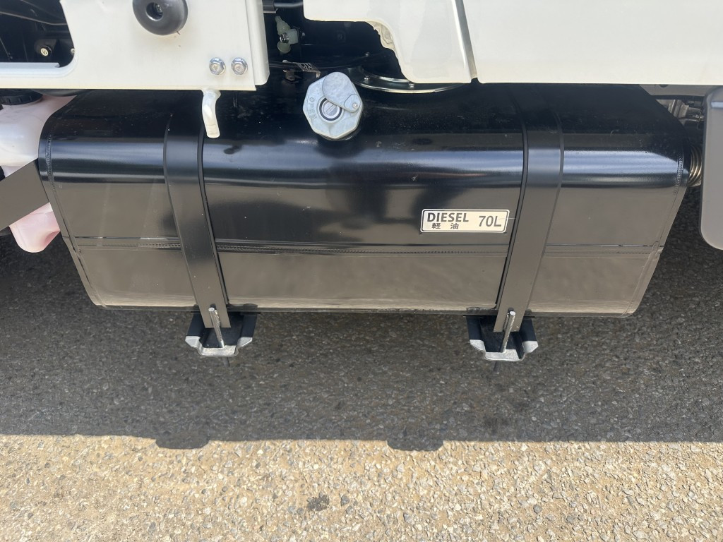 三菱 キャンター 2RG-FBA20(2WD)の写真22