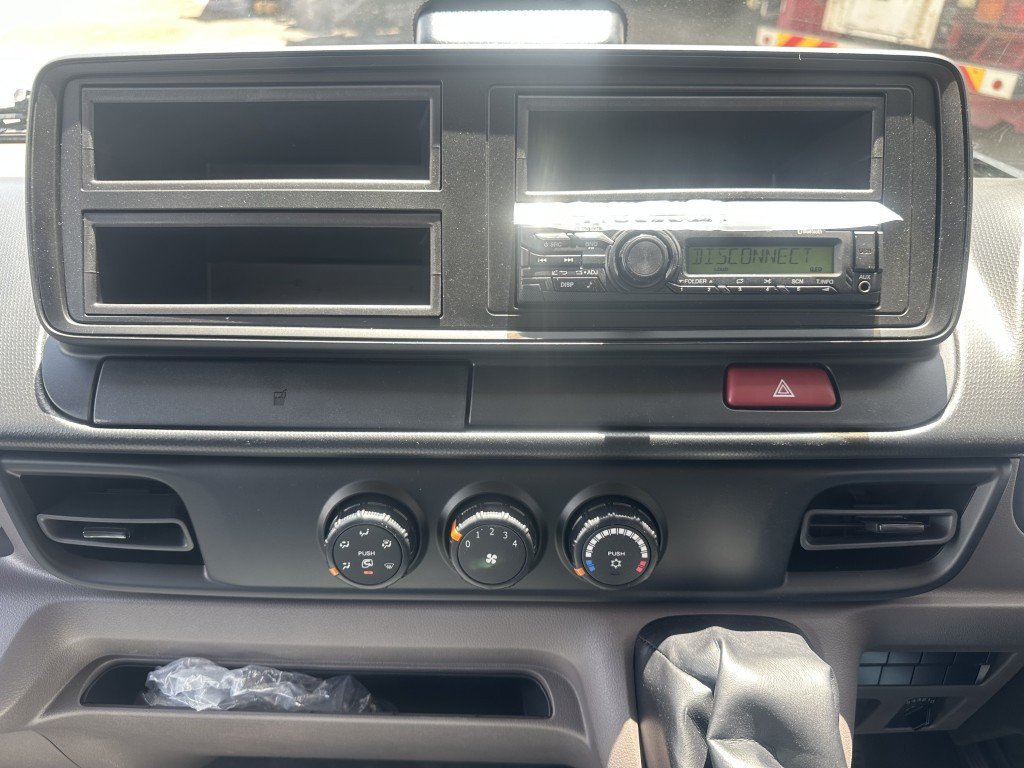 三菱 キャンター 2RG-FBA20(2WD)の写真25