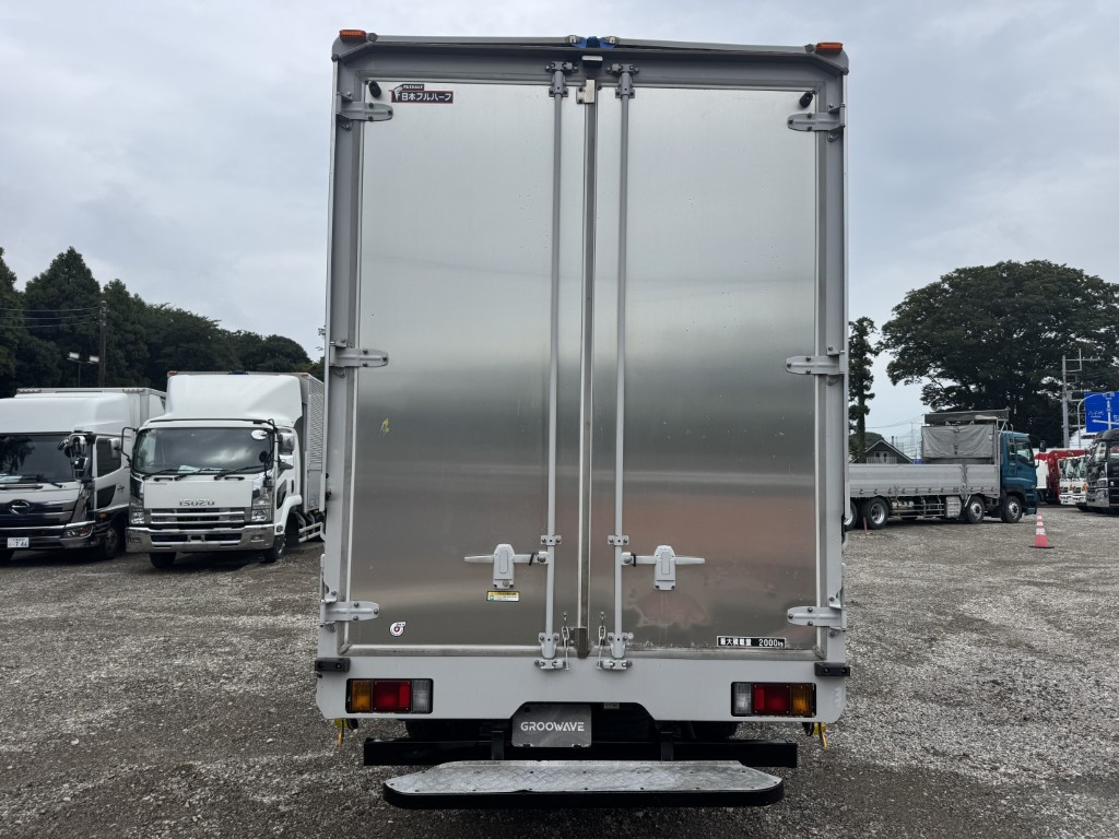 いすゞ エルフ PB-NPR81AN(2WD)の写真8