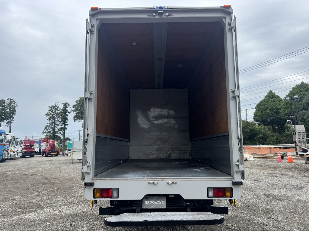 いすゞ エルフ PB-NPR81AN(2WD)の写真9