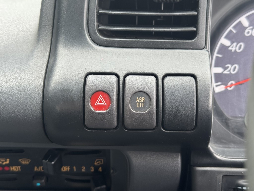 いすゞ エルフ PB-NPR81AN(2WD)の写真30