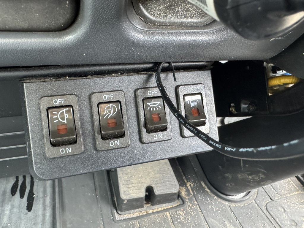 いすゞ エルフ PB-NPR81AN(2WD)の写真31