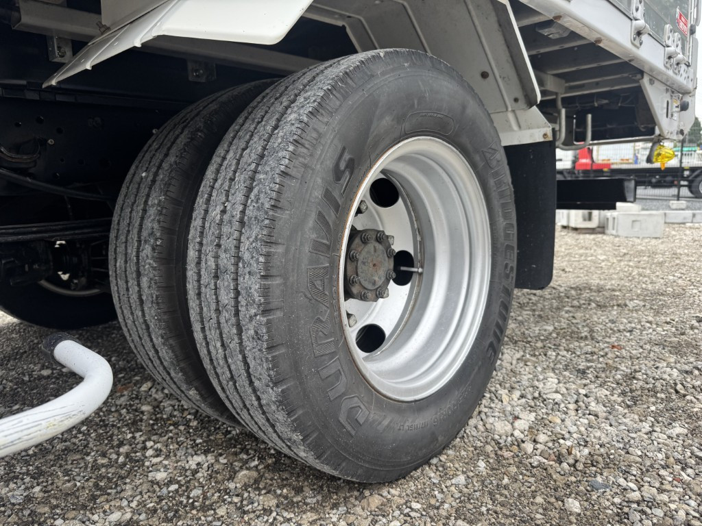 いすゞ エルフ PB-NPR81AN(2WD)の写真43