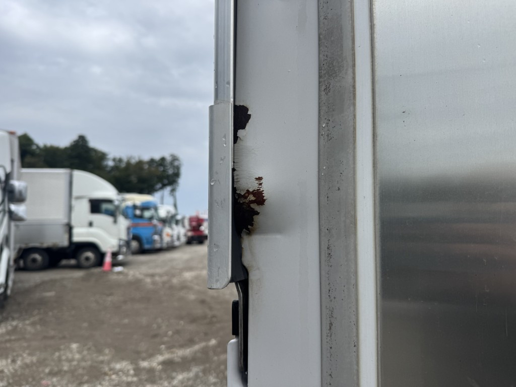 いすゞ エルフ PB-NPR81AN(2WD)の写真48