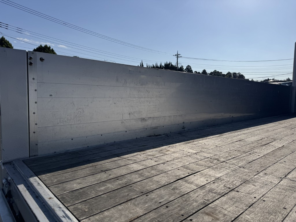 いすゞ フォワード 2RG-FRR90S2(2WD)の写真10