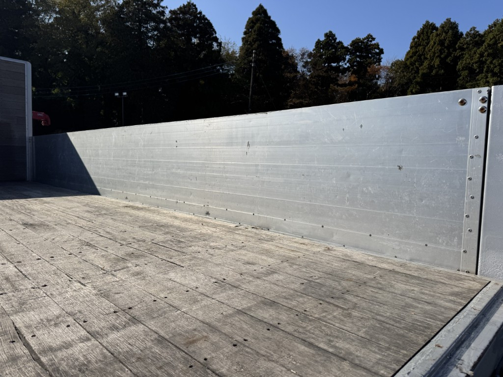 いすゞ フォワード 2RG-FRR90S2(2WD)の写真11