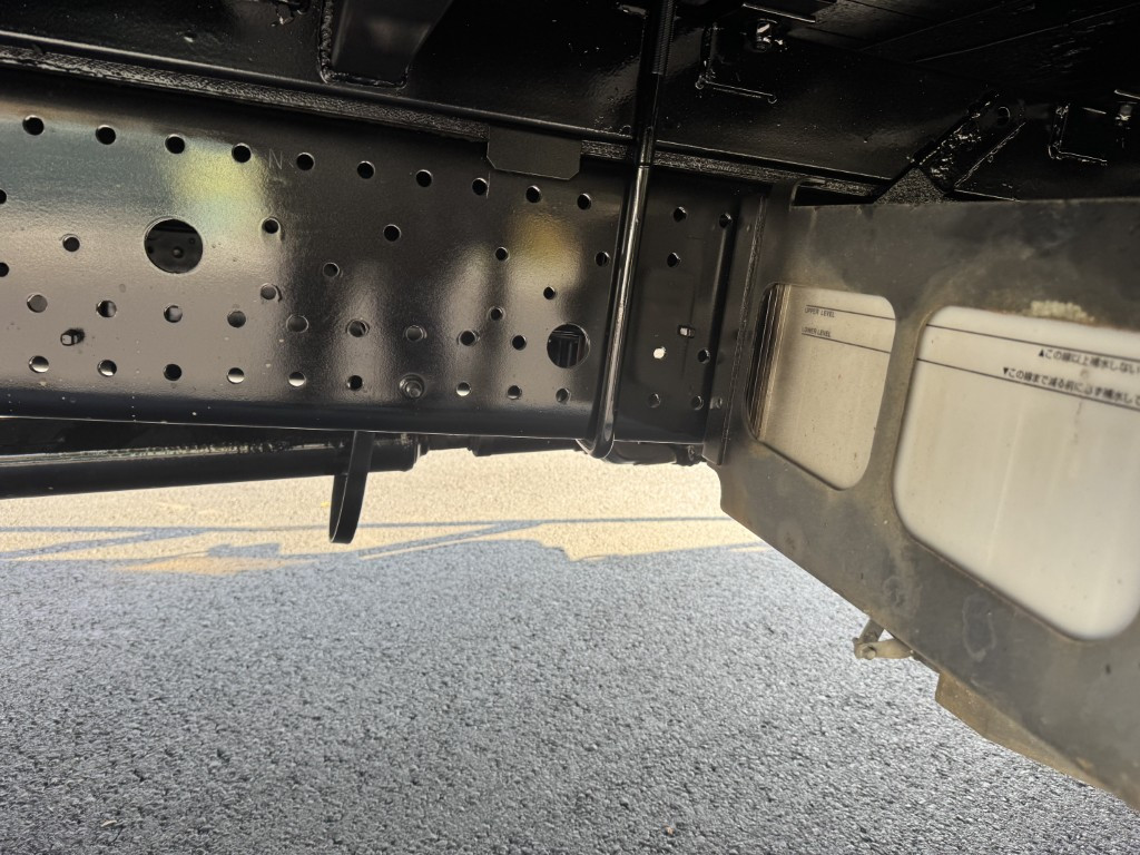 いすゞ フォワード 2RG-FRR90S2(2WD)の写真15