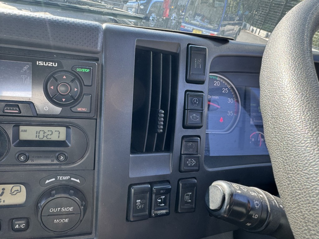 いすゞ フォワード 2RG-FRR90S2(2WD)の写真27