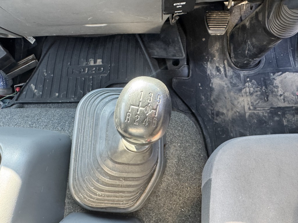 いすゞ フォワード 2RG-FRR90S2(2WD)の写真29