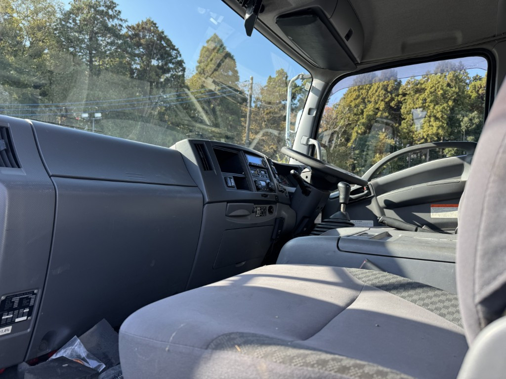 いすゞ フォワード 2RG-FRR90S2(2WD)の写真32