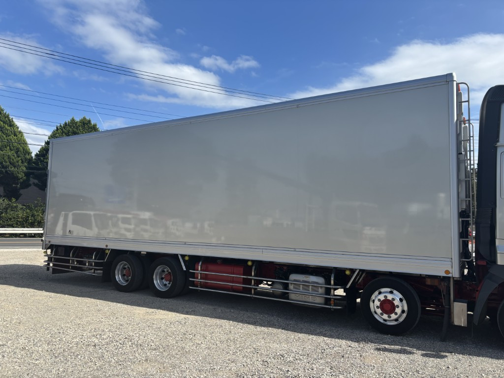日野 プロフィア 2DG-FW1AHJ(8x4)の写真6