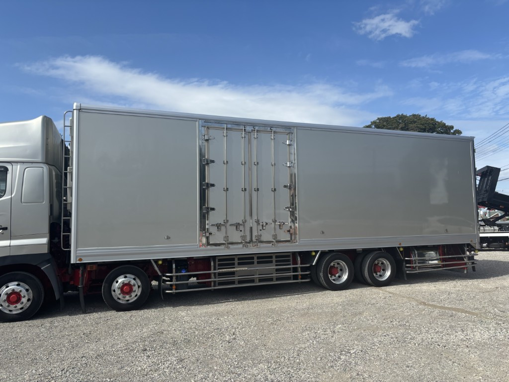 日野 プロフィア 2DG-FW1AHJ(8x4)の写真7