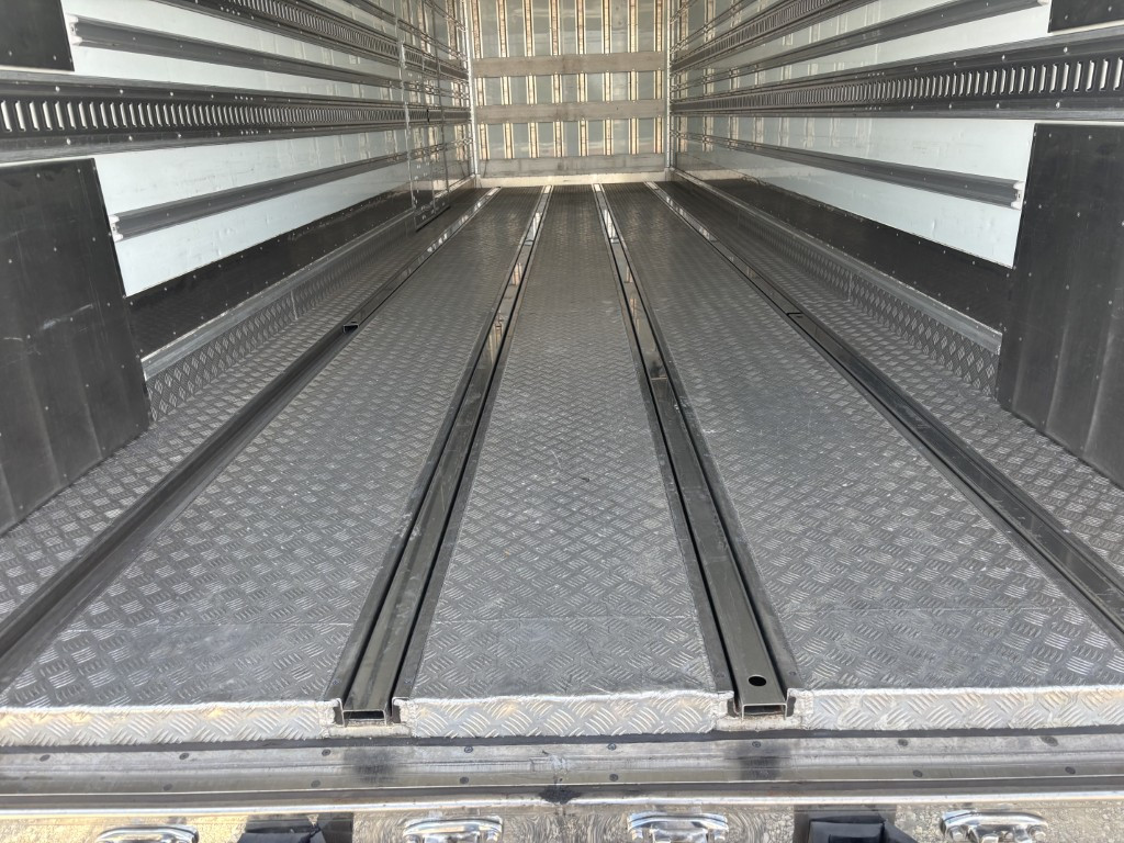 日野 プロフィア 2DG-FW1AHJ(8x4)の写真13