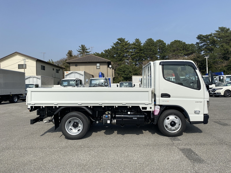 三菱 キャンター 2RG-FBAV0(2WD)の写真5