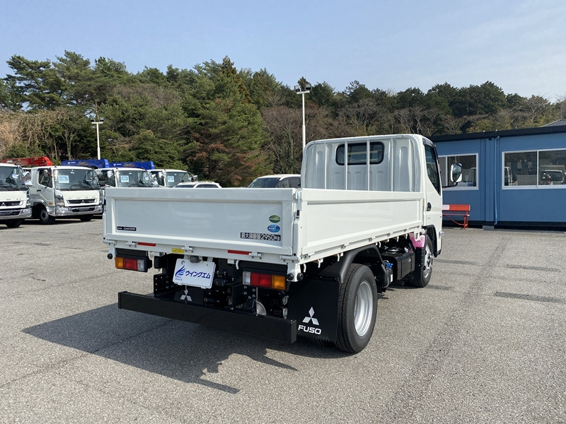 三菱 キャンター 2RG-FBAV0(2WD)の写真6