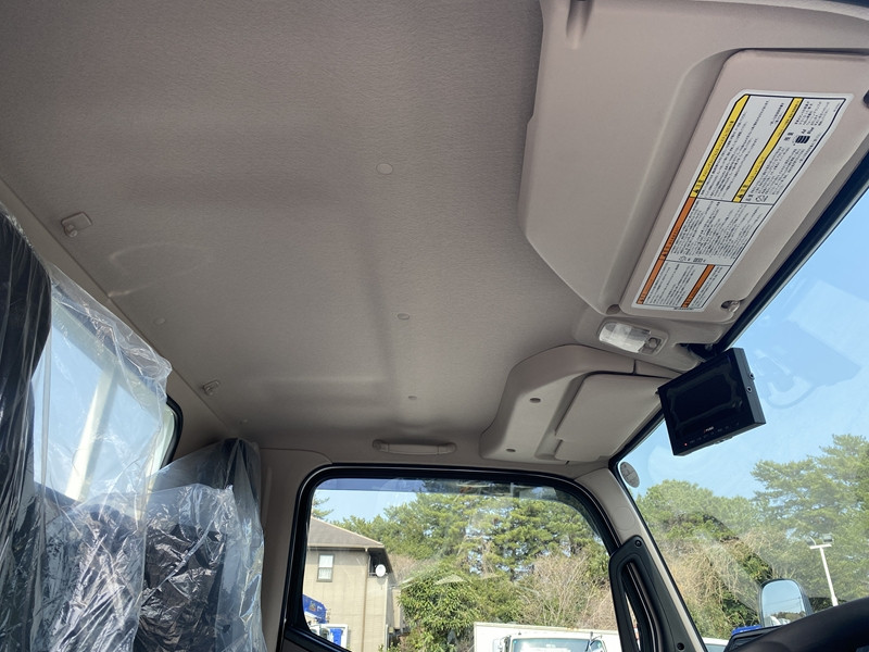 三菱 キャンター 2RG-FBAV0(2WD)の写真14