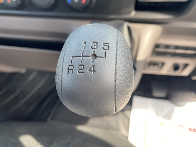 三菱 キャンター 2RG-FBAV0(2WD)の写真18