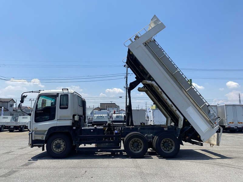 いすゞ ギガ QKG-CXZ77AT(未入力/関係無)の写真4