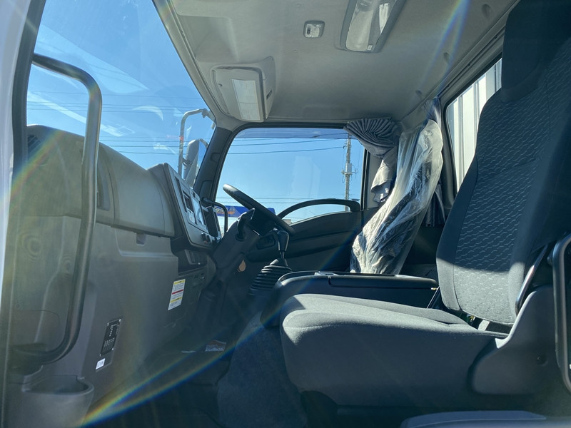 いすゞ フォワード 2RG-FTR90V4(2WD)の写真16