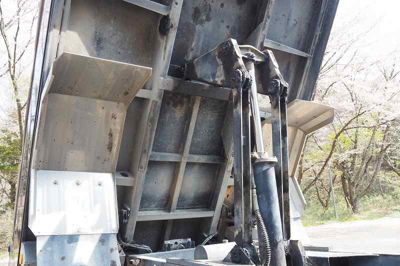 いすゞ フォワード ADG-FRR90D3(2WD)の写真17