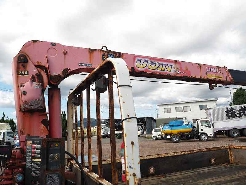 いすゞ エルフ BDG-NPS85AR(4WD)の写真16