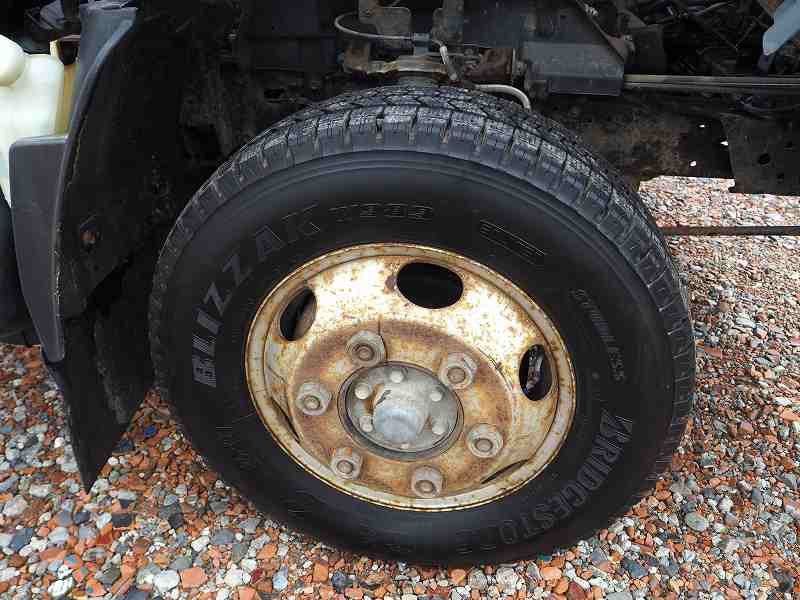 いすゞ エルフ BDG-NPS85AR(4WD)の写真24