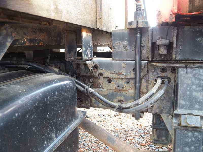 いすゞ エルフ BDG-NPS85AR(4WD)の写真27