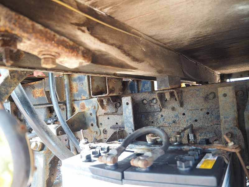 いすゞ エルフ BDG-NPS85AR(4WD)の写真36