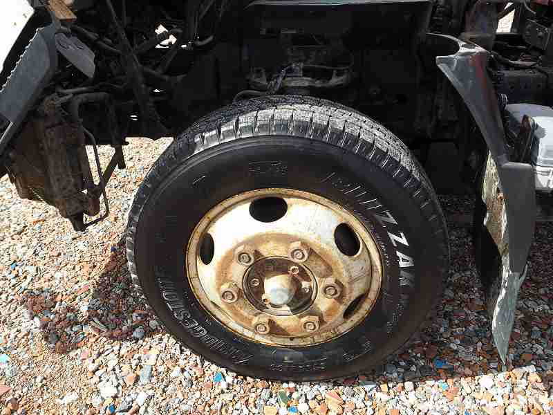 いすゞ エルフ BDG-NPS85AR(4WD)の写真38