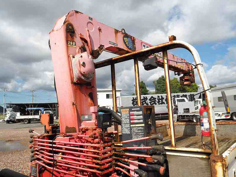 いすゞ エルフ BDG-NPS85AR(4WD)の写真41