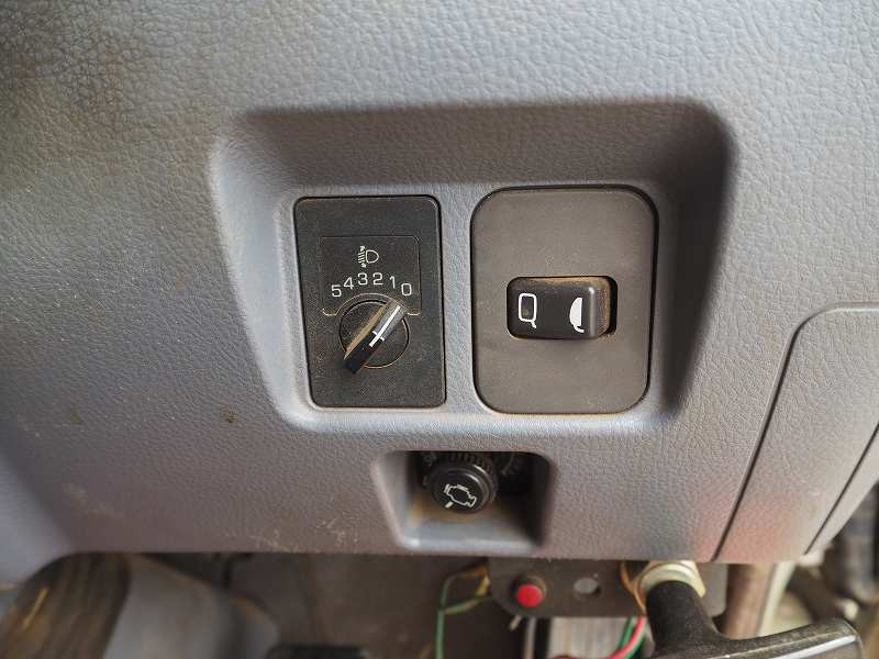 三菱 キャンター KK-FE82EE(2WD)の写真47