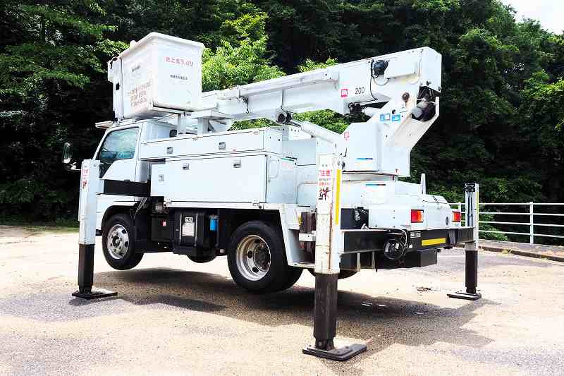 いすゞ エルフ SKG-NKR85YN(2WD)の写真3