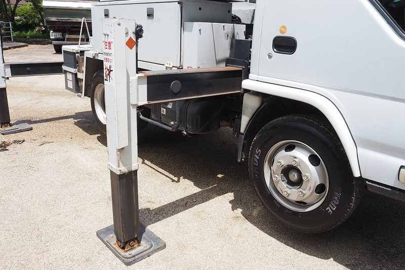 いすゞ エルフ SKG-NKR85YN(2WD)の写真9